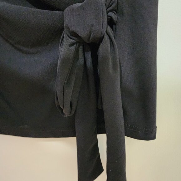 NWT - Black Short Sleeved Top By WrapperLA - Picture 3 of 5